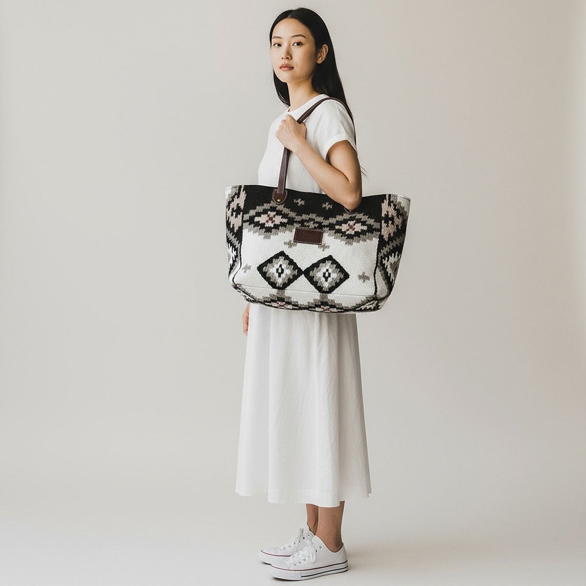 Hand Woven 100% WOOL Southwestern Tote Bag Black Cream